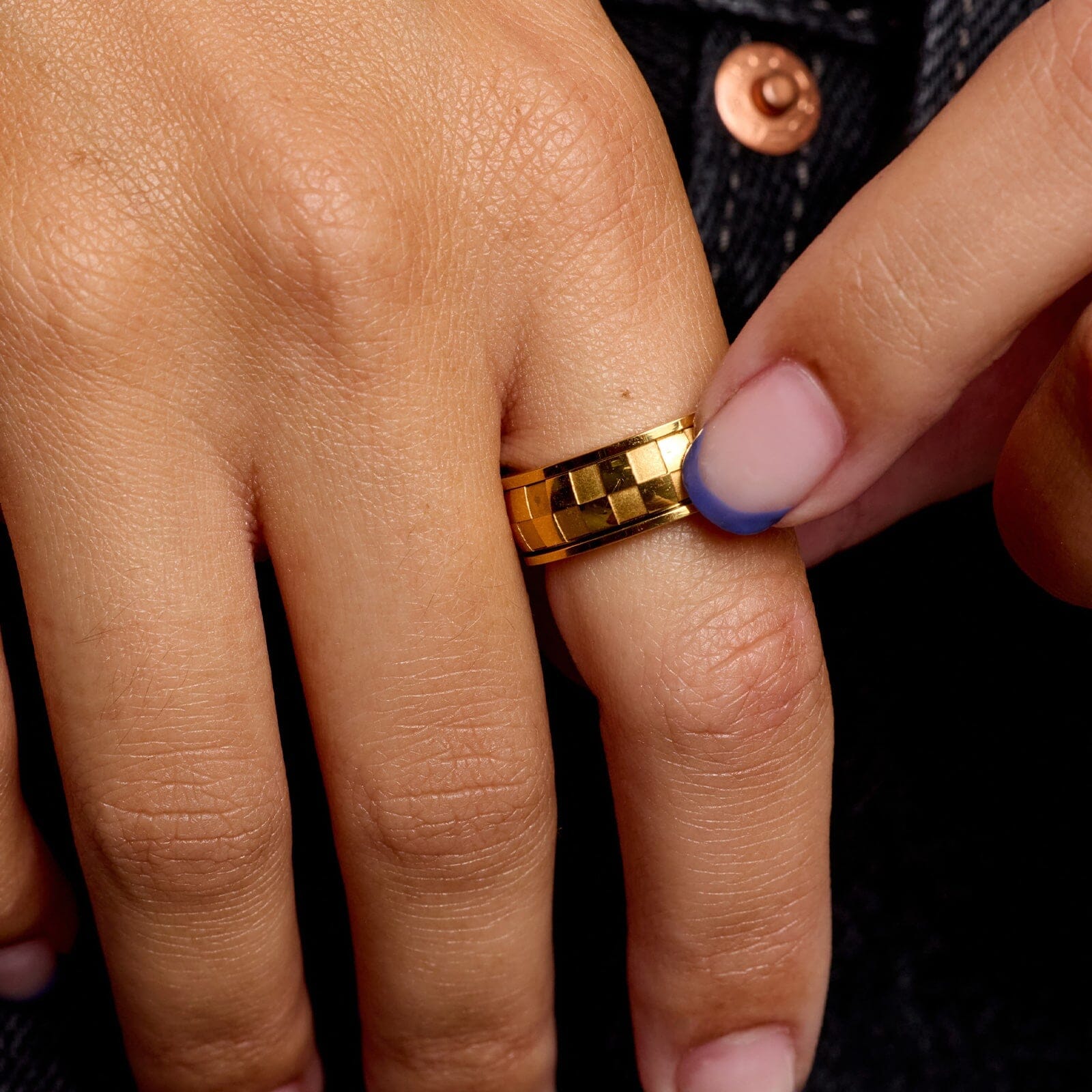 Gold Check Fidget Ring - Image 5